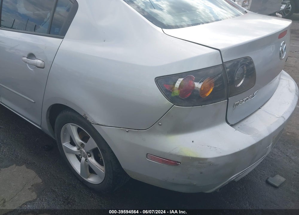 2005 MAZDA 3 S VIN: JM1BK323751258884