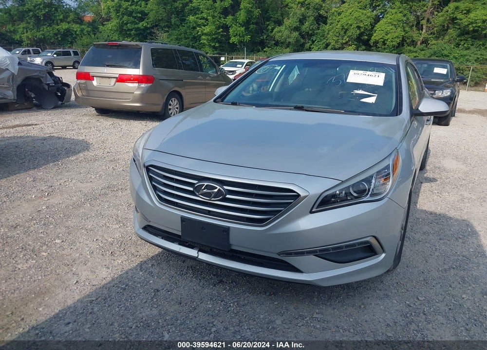 2015 HYUNDAI SONATA SE VIN: 5NPE24AF8FH156678