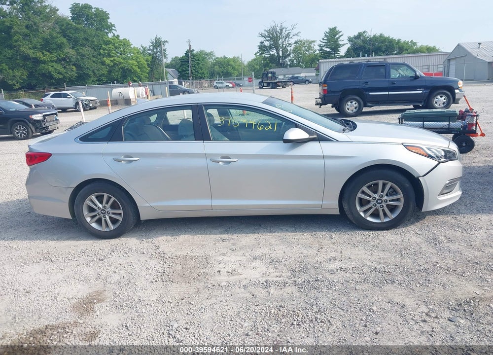 2015 HYUNDAI SONATA SE VIN: 5NPE24AF8FH156678