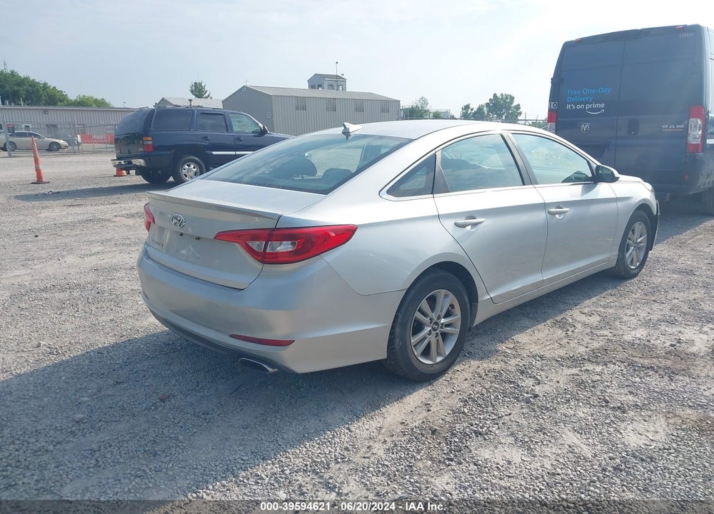 2015 HYUNDAI SONATA SE VIN: 5NPE24AF8FH156678