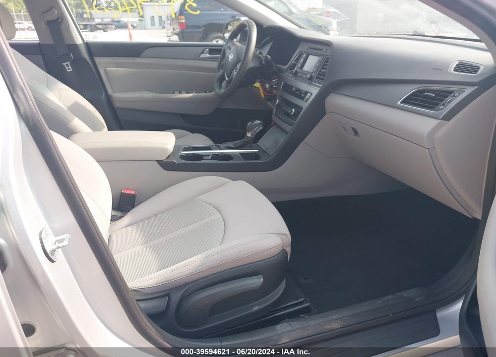 2015 HYUNDAI SONATA SE VIN: 5NPE24AF8FH156678