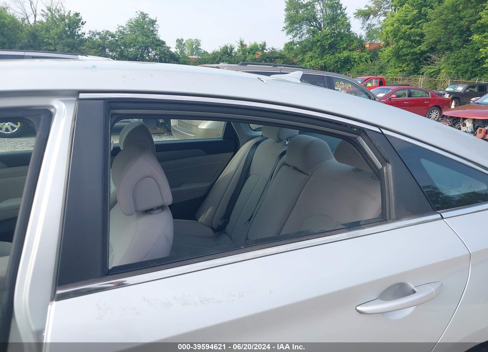 2015 HYUNDAI SONATA SE VIN: 5NPE24AF8FH156678