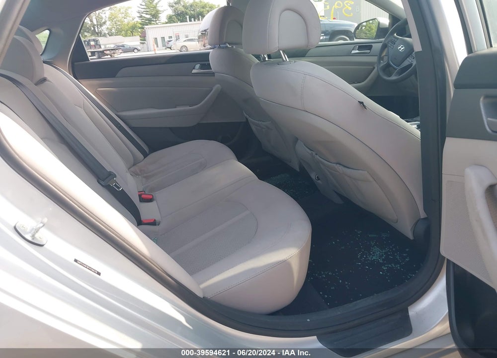 2015 HYUNDAI SONATA SE VIN: 5NPE24AF8FH156678