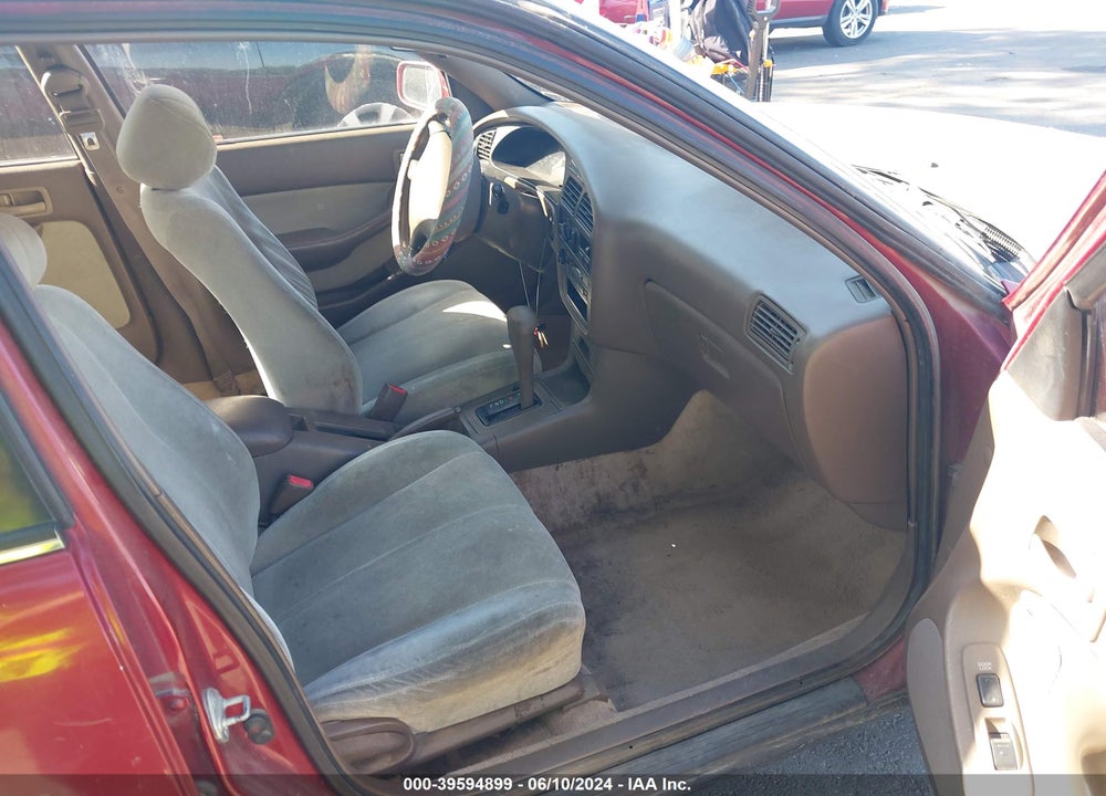 1993 TOYOTA CAMRY LE VIN: 4T1SK12E4PU167655