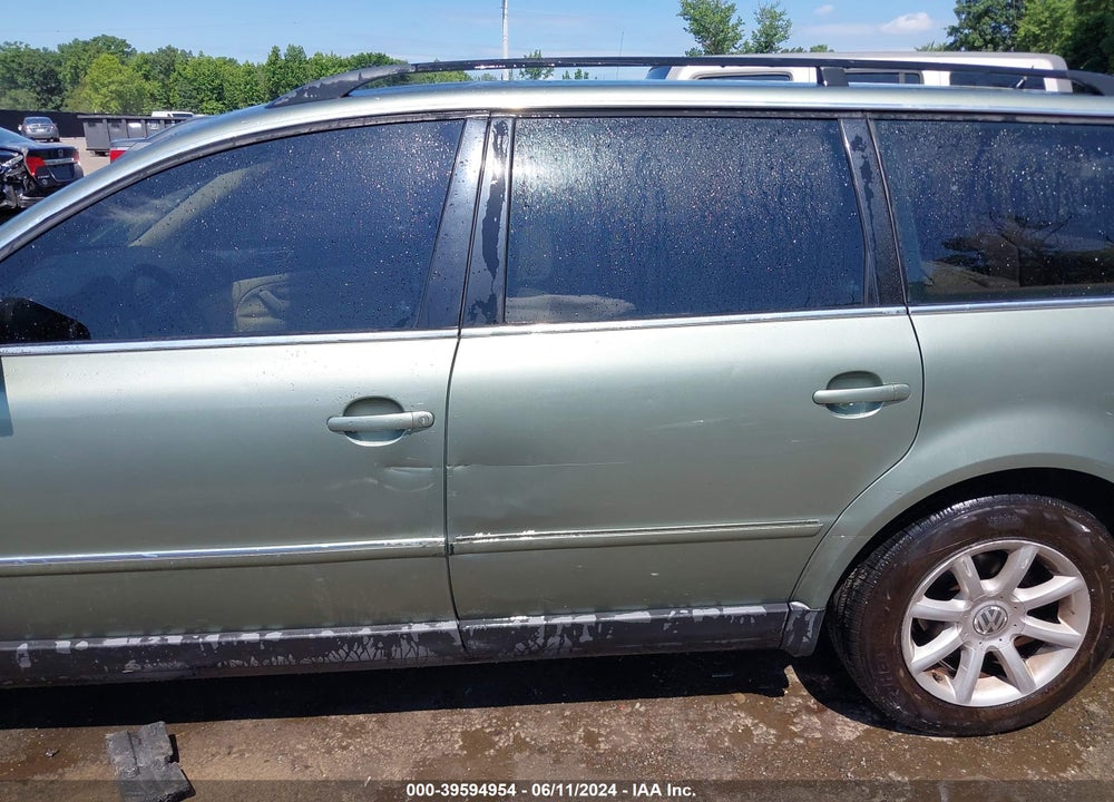2004 VOLKSWAGEN PASSAT GLS VIN: WVWVD63B04E120903