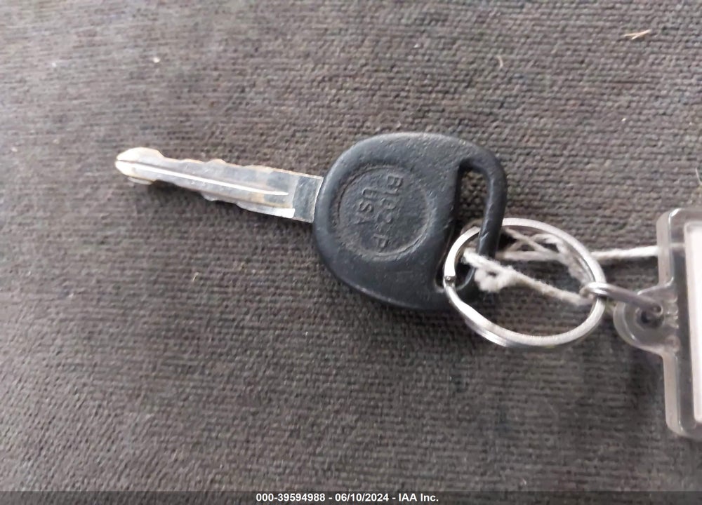 2000 CHEVROLET S-10 LS VIN: 1GCCS1459YK198452