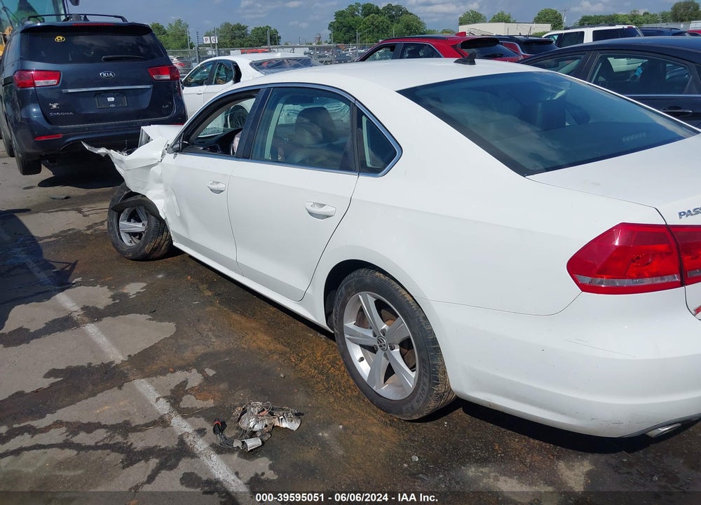 2012 VOLKSWAGEN PASSAT 2.5L SE VIN: 1VWBH7A30CC069077