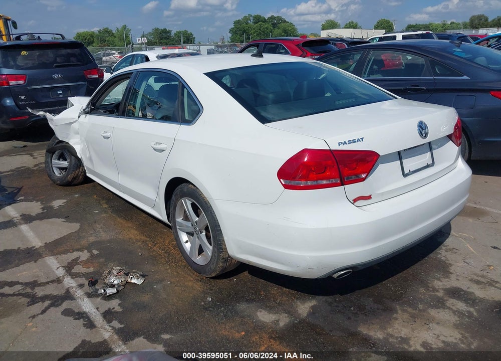 2012 VOLKSWAGEN PASSAT 2.5L SE VIN: 1VWBH7A30CC069077