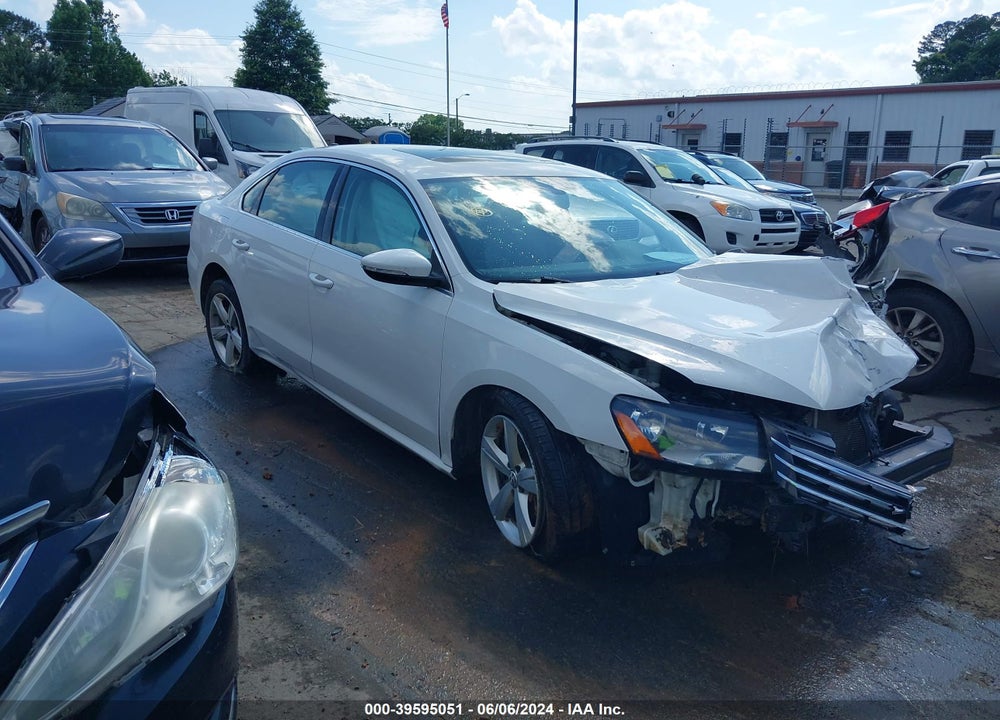 2012 VOLKSWAGEN PASSAT 2.5L SE VIN: 1VWBH7A30CC069077