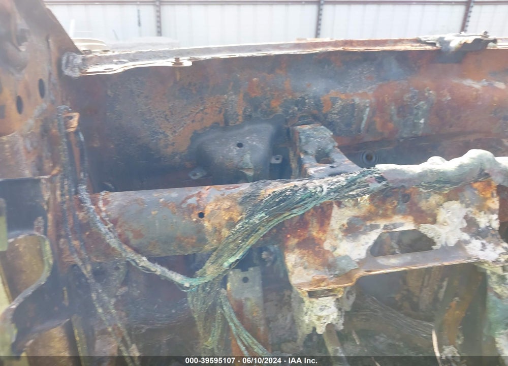 2021 CHEVROLET SILVERADO 1500 4WD SHORT BED RST VIN: 1GCUYEET4MZ350520