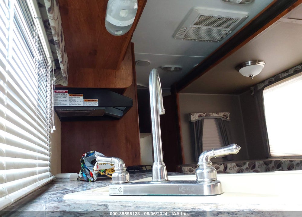 2015 KEYSTONE 27FT VIN: 4YDT27D2XF7200229