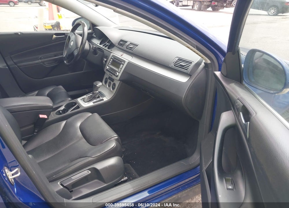 2009 VOLKSWAGEN PASSAT KOMFORT VIN: WVWJK73C19P031632