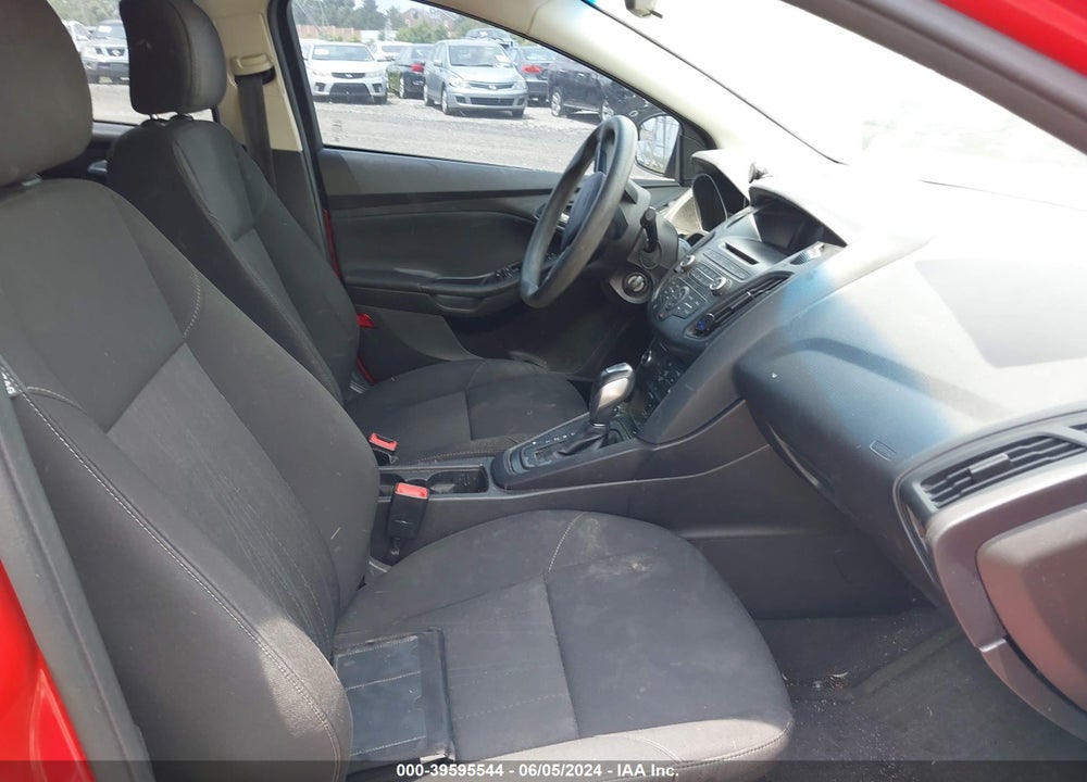 2015 FORD FOCUS SE VIN: 1FADP3F27FL329444