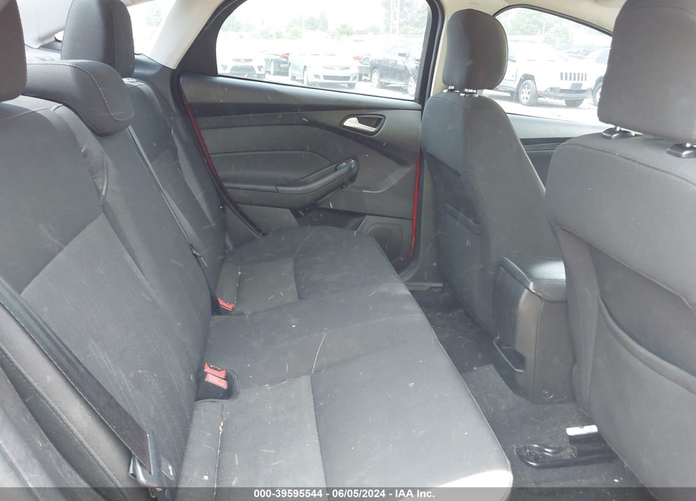 2015 FORD FOCUS SE VIN: 1FADP3F27FL329444