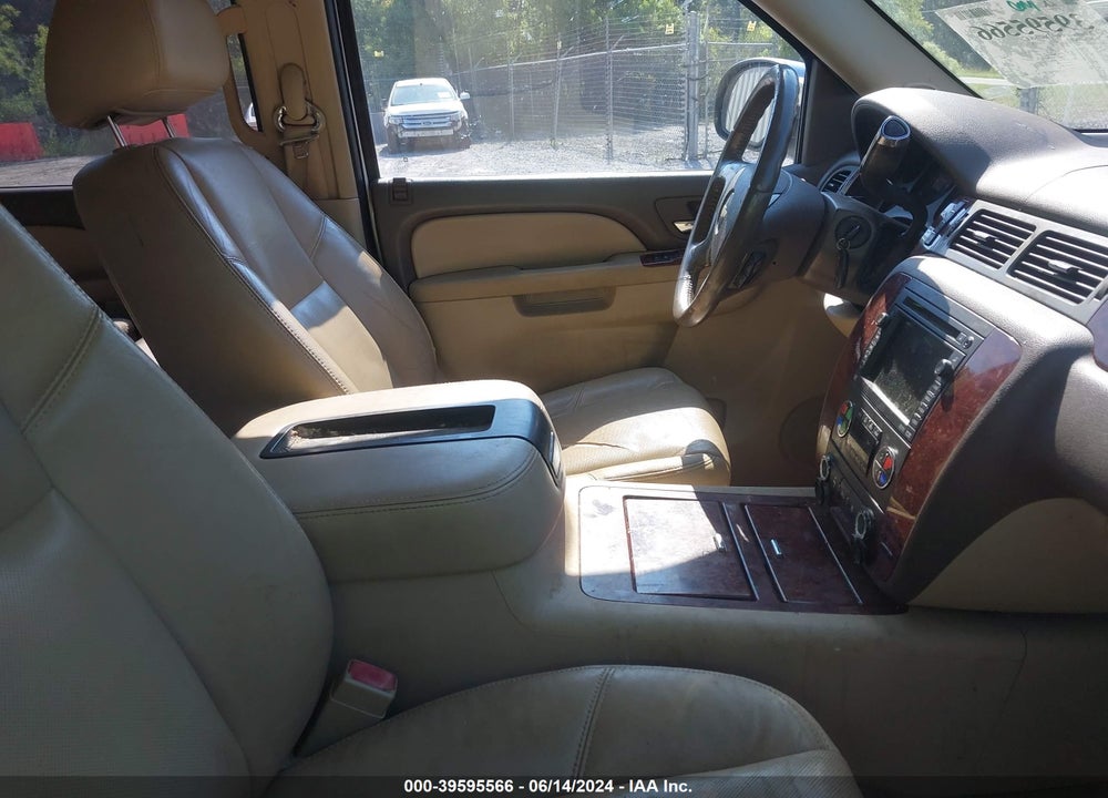 2010 CHEVROLET TAHOE LTZ VIN: 1GNUCCE08AR154429