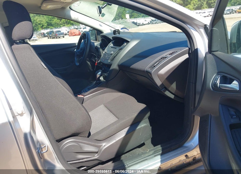 2017 FORD FOCUS SE VIN: 1FADP3F24HL320235