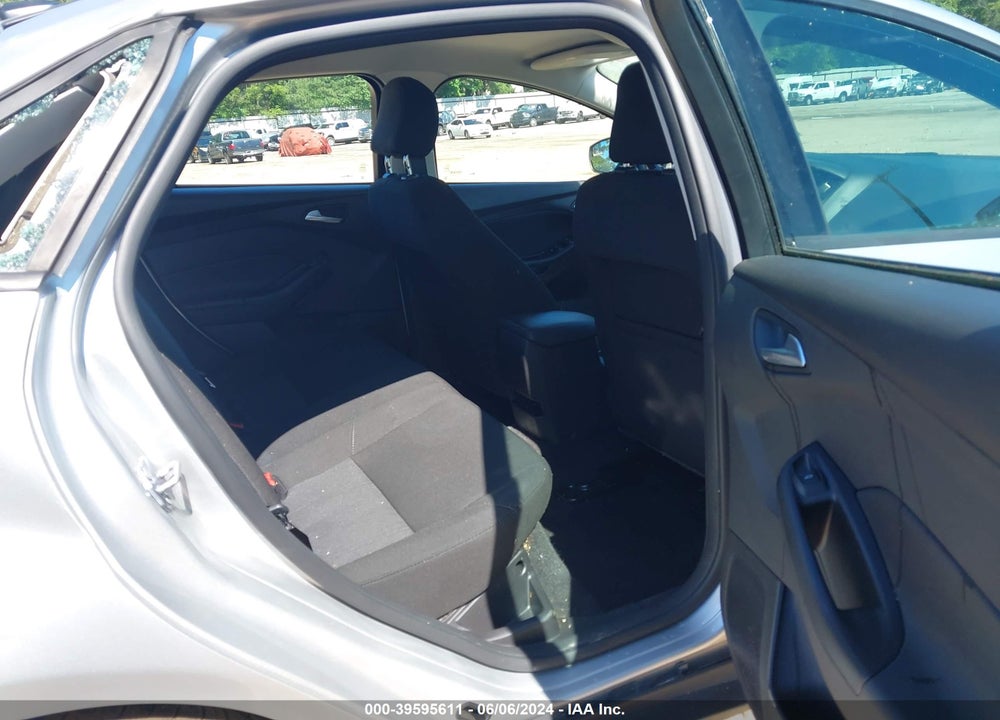 2017 FORD FOCUS SE VIN: 1FADP3F24HL320235