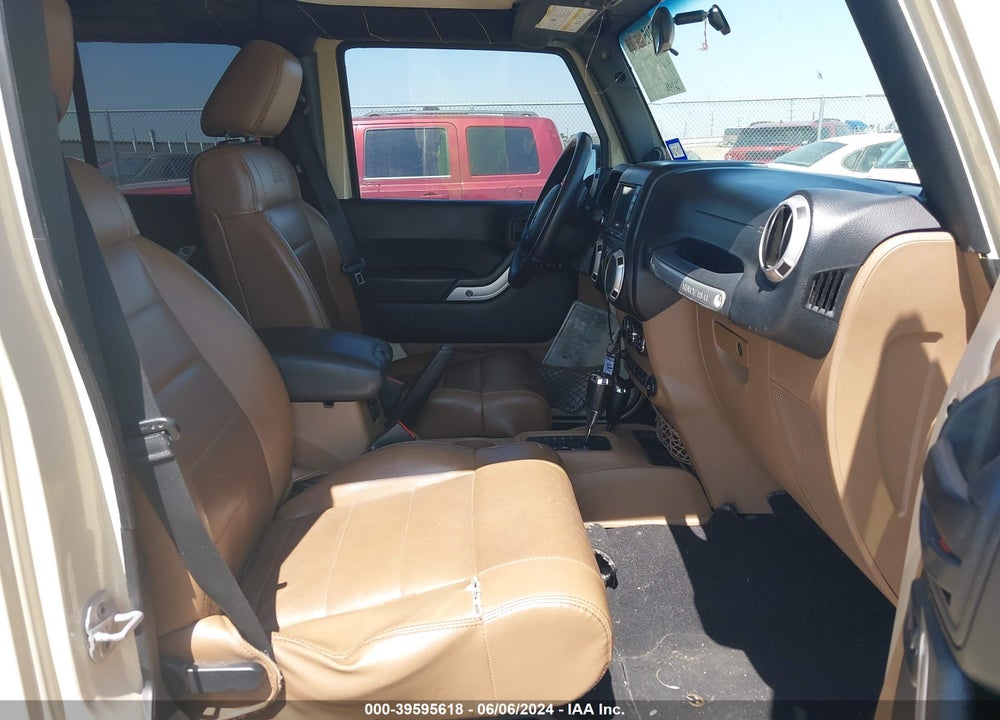 2011 JEEP WRANGLER UNLIMITED SAHARA VIN: 1J4HA5H13BL571858