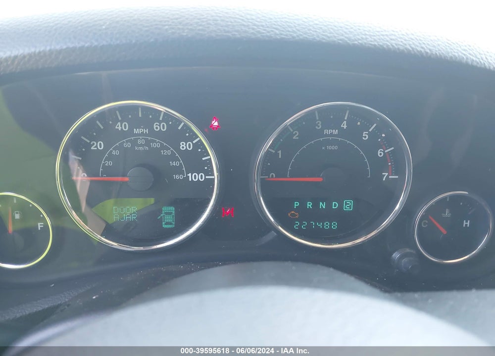 2011 JEEP WRANGLER UNLIMITED SAHARA VIN: 1J4HA5H13BL571858