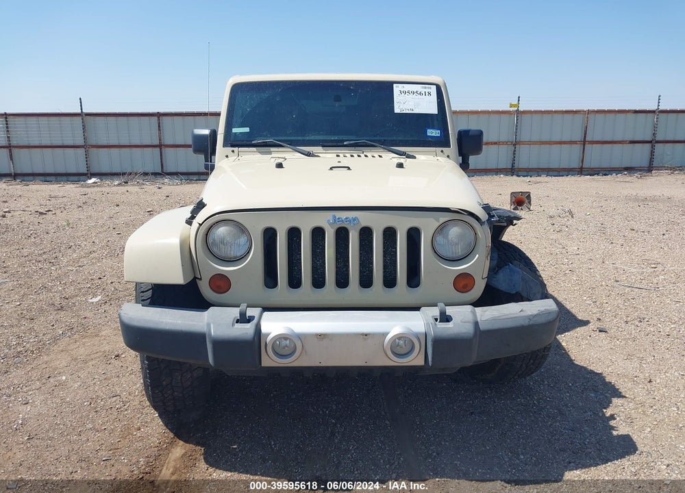 2011 JEEP WRANGLER UNLIMITED SAHARA VIN: 1J4HA5H13BL571858