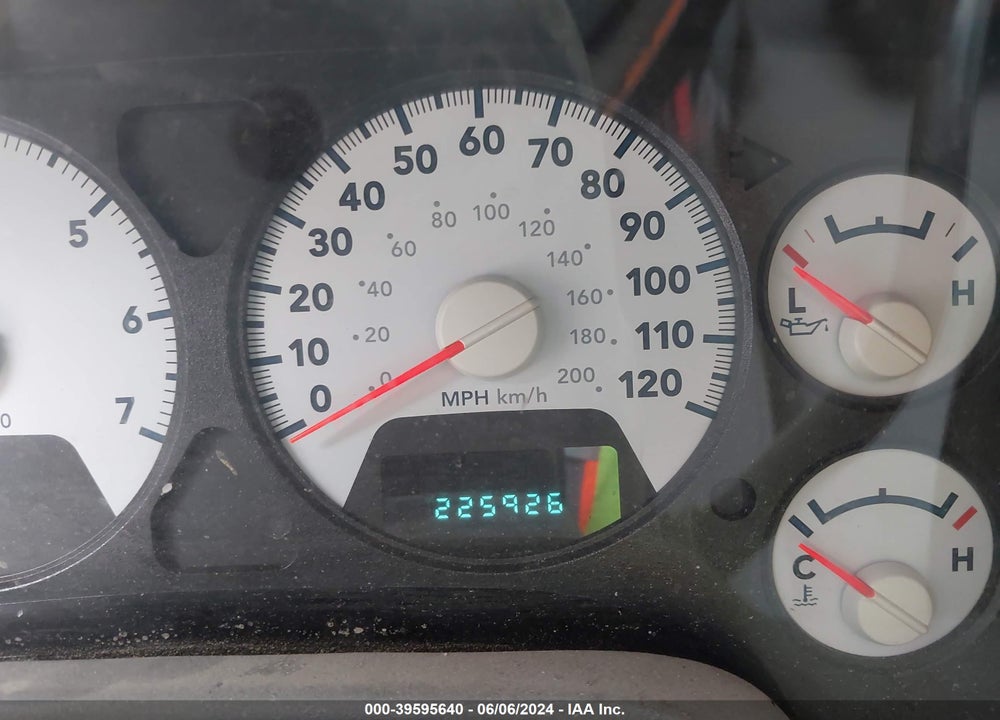 2008 DODGE RAM 1500 SLT VIN: 1D7HU182X8S542828