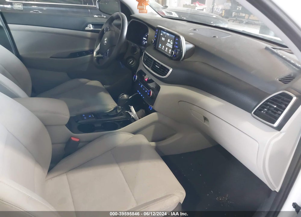 2021 HYUNDAI TUCSON SE VIN: KM8J23A43MU388109