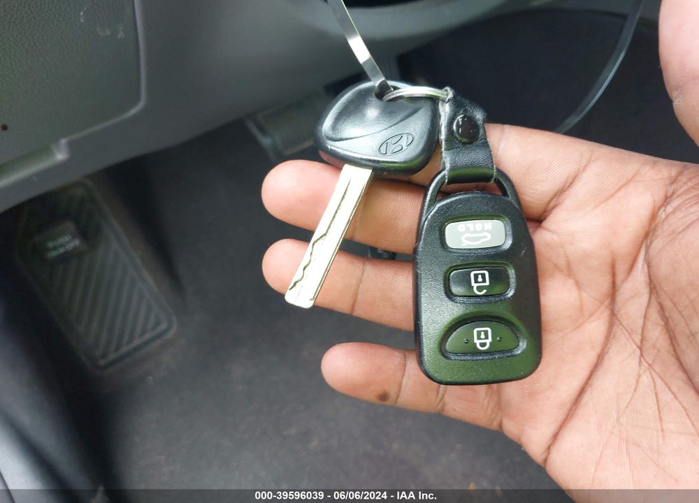 2013 HYUNDAI SONATA GLS VIN: 5NPEB4AC0DH778405