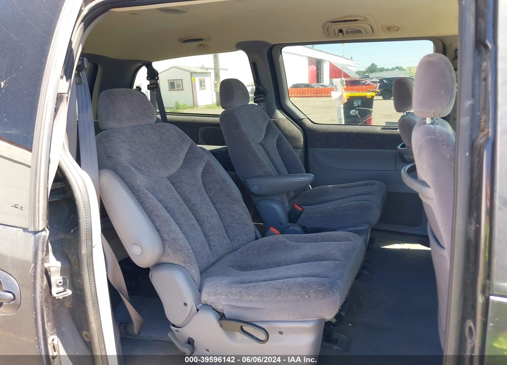 2000 DODGE GRAND CARAVAN SE VIN: 1B4GP44G7YB570082