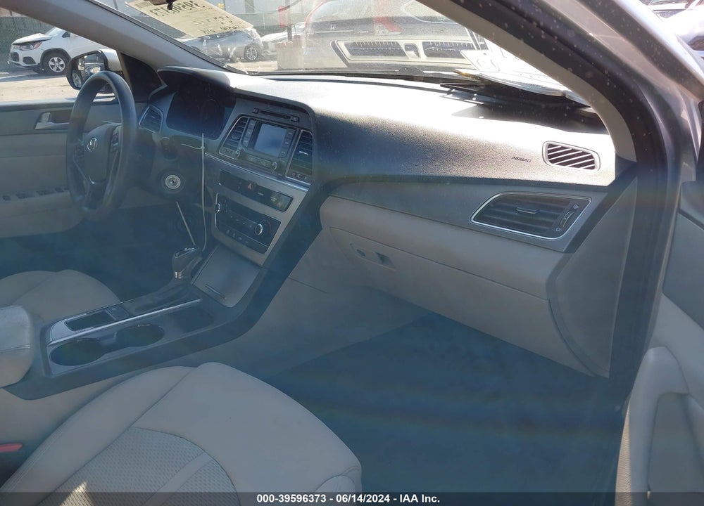2015 HYUNDAI SONATA SE VIN: 5NPE24AF1FH222519