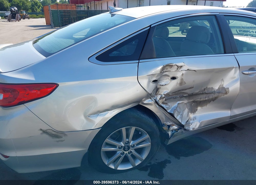 2015 HYUNDAI SONATA SE VIN: 5NPE24AF1FH222519