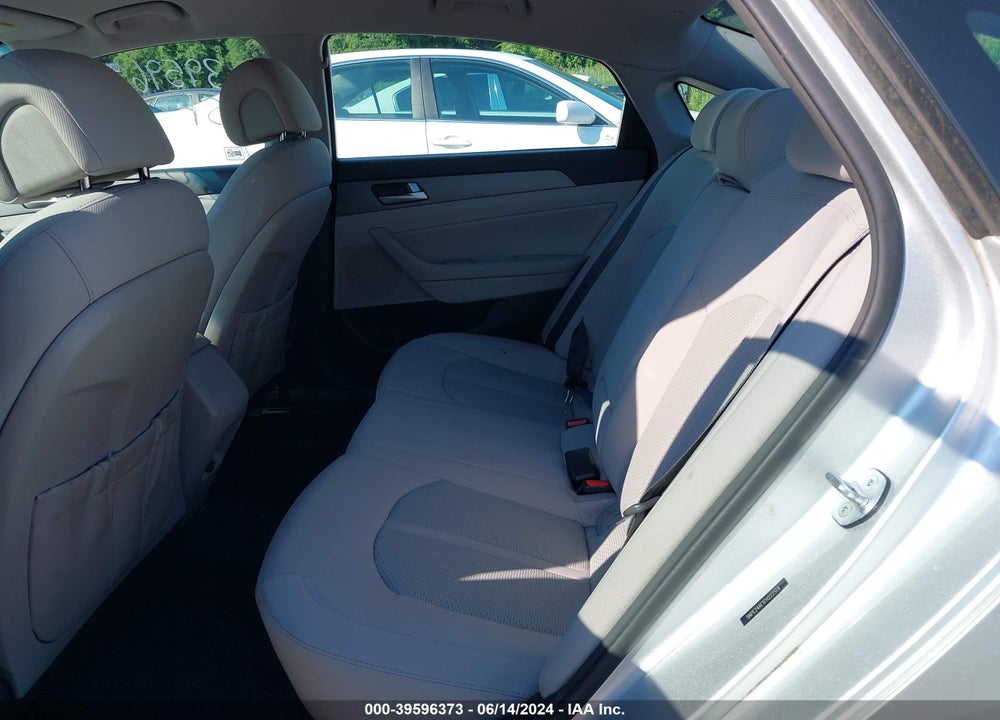 2015 HYUNDAI SONATA SE VIN: 5NPE24AF1FH222519
