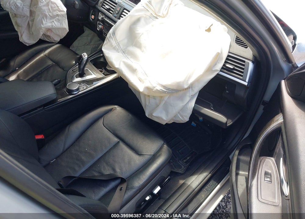 2018 BMW 320I XDRIVE VIN: WBA8E5G56JNU47372