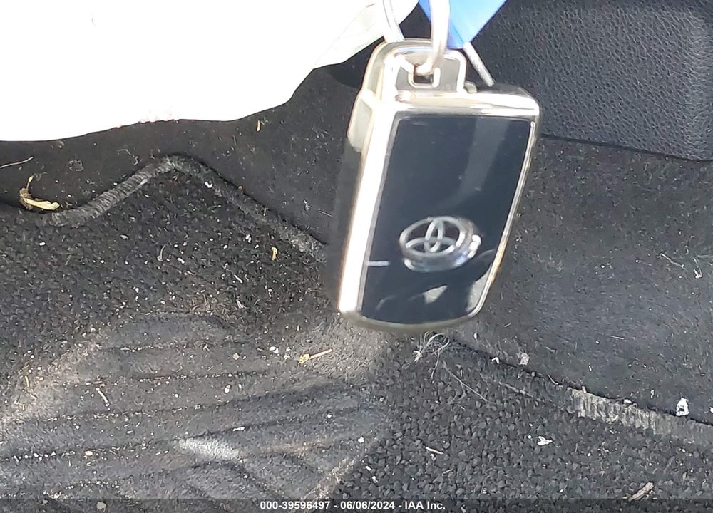 2017 TOYOTA COROLLA SE VIN: 2T1BURHE0HC829900