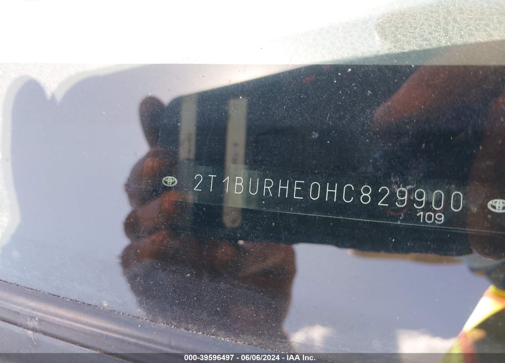2017 TOYOTA COROLLA SE VIN: 2T1BURHE0HC829900