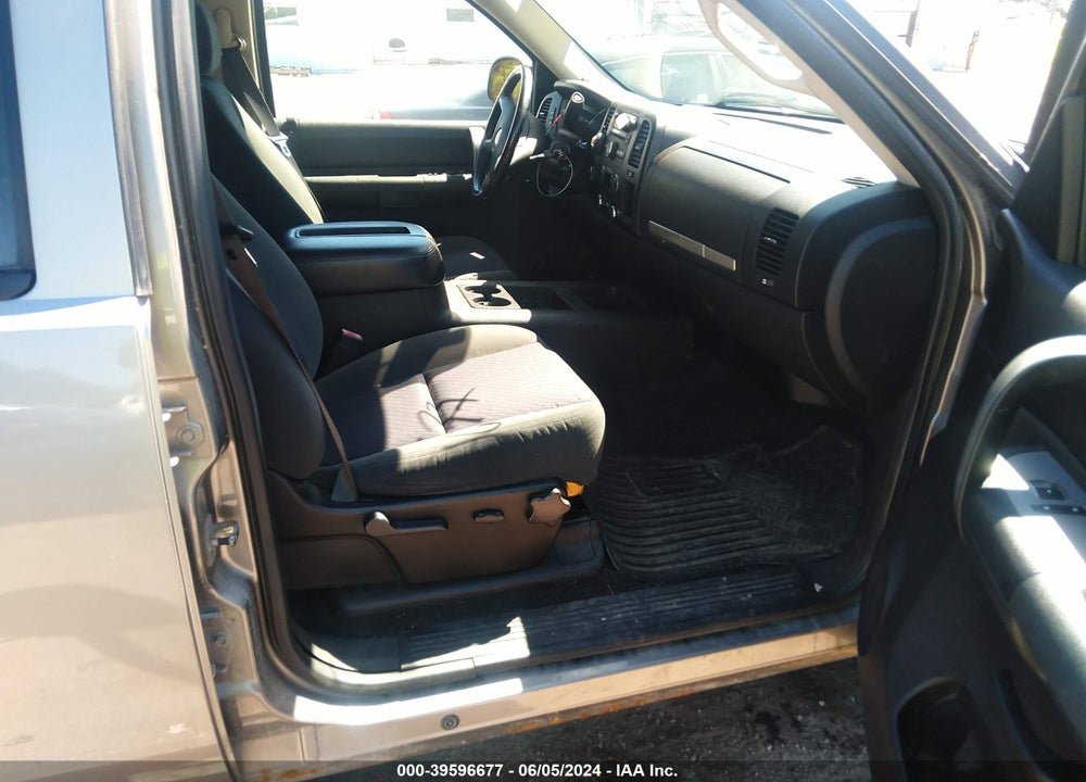 2007 CHEVROLET SILVERADO 1500 LT2 VIN: 2GCEK13M271548052
