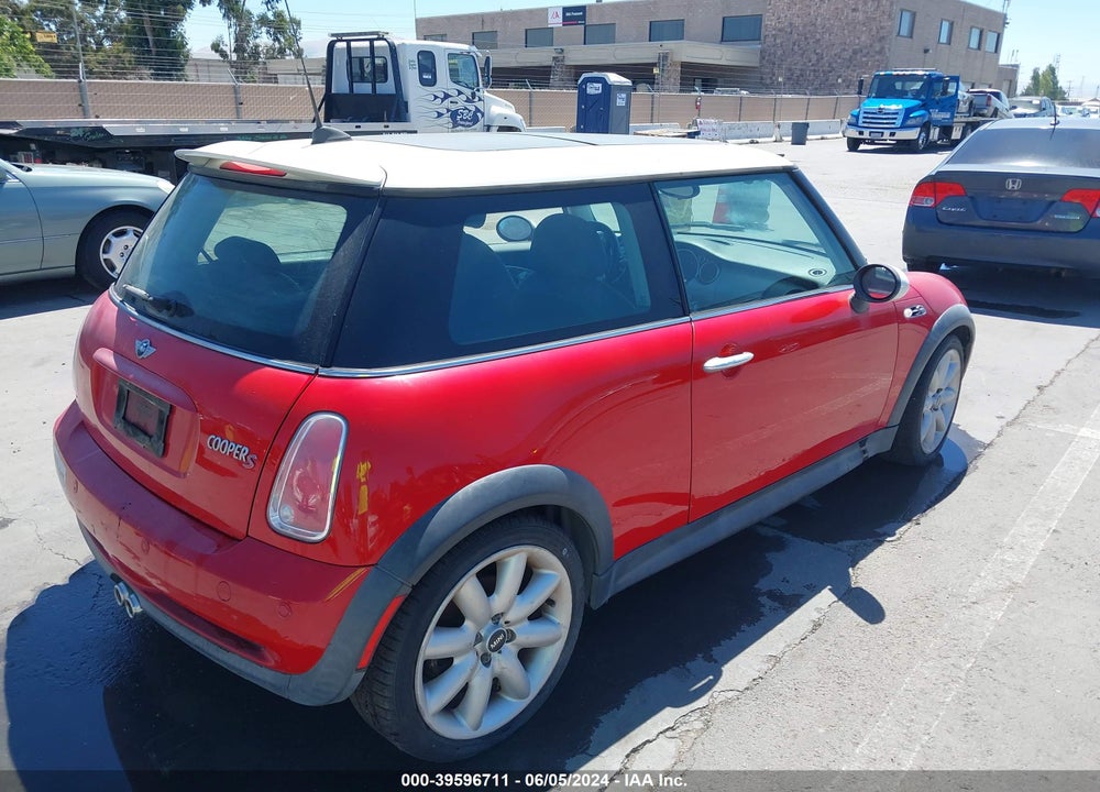 2005 MINI COOPER S VIN: WMWRE33525TL11417