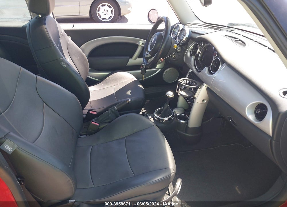 2005 MINI COOPER S VIN: WMWRE33525TL11417