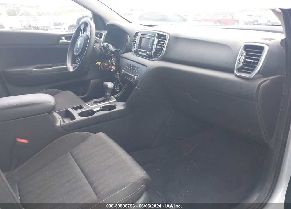 2019 KIA SPORTAGE LX VIN: KNDPM3AC1K7586117