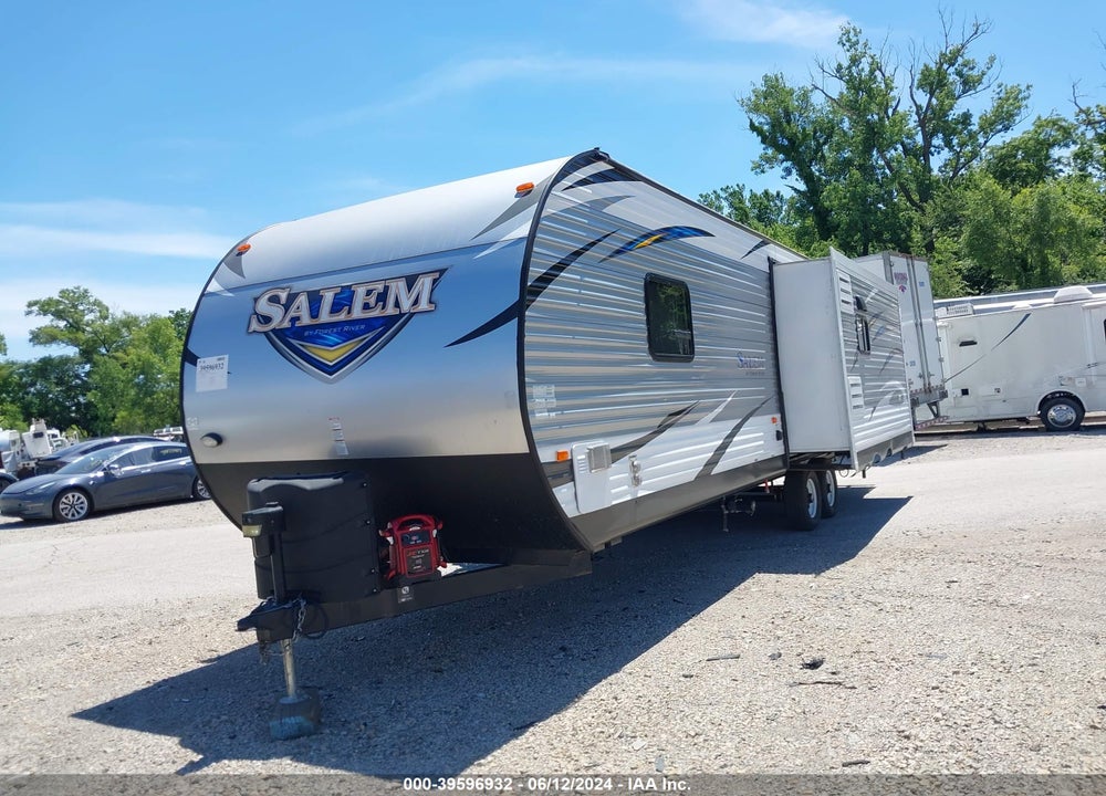 2017 FOREST RIVER SALEM 27REIS VIN: 4X4TSMC22H8062258