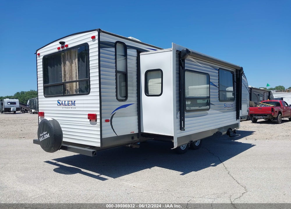 2017 FOREST RIVER SALEM 27REIS VIN: 4X4TSMC22H8062258