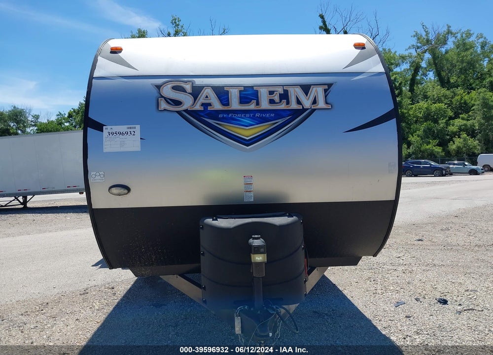 2017 FOREST RIVER SALEM 27REIS VIN: 4X4TSMC22H8062258