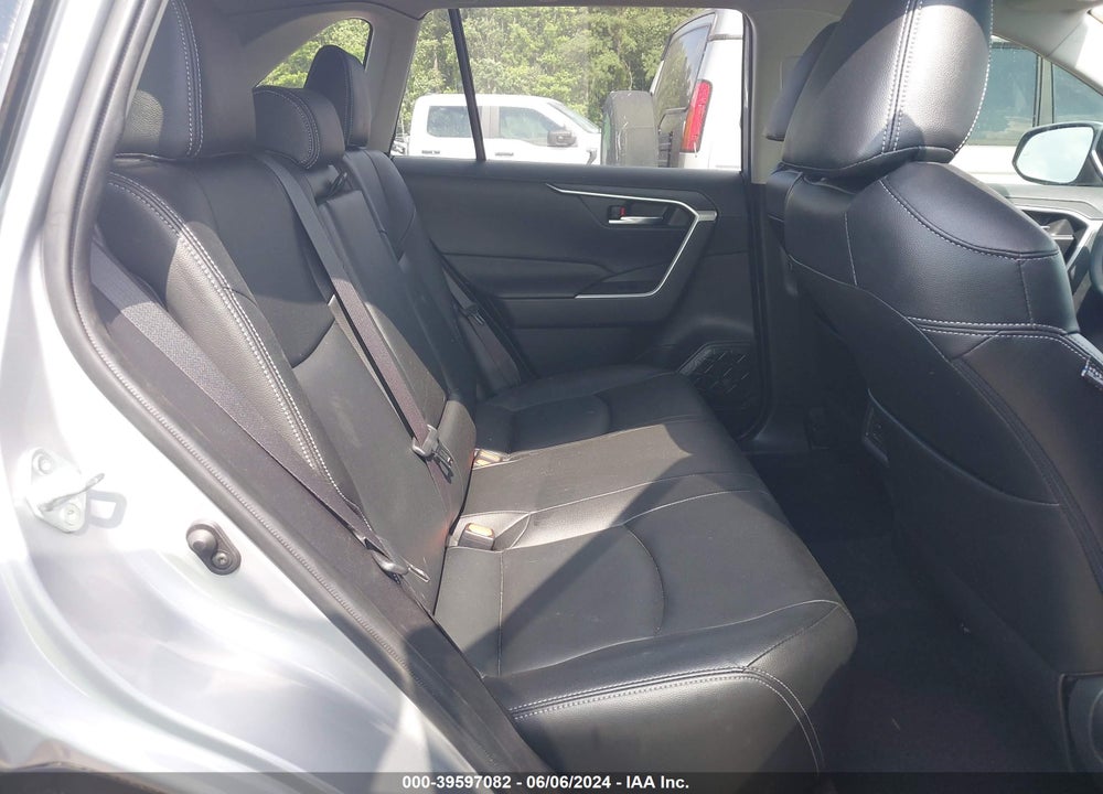 2019 TOYOTA RAV4 XLE VIN: JTMW1RFV5KD020934