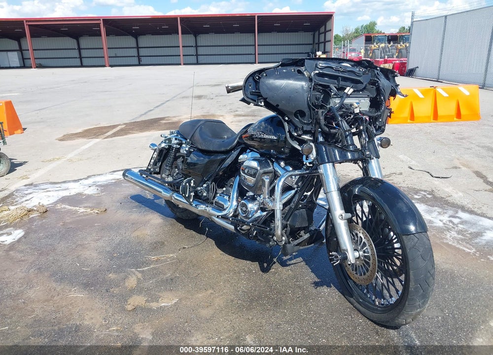 2017 HARLEY-DAVIDSON FLHXS STREET GLIDE SPECIAL VIN: 1HD1KRC16HB665779