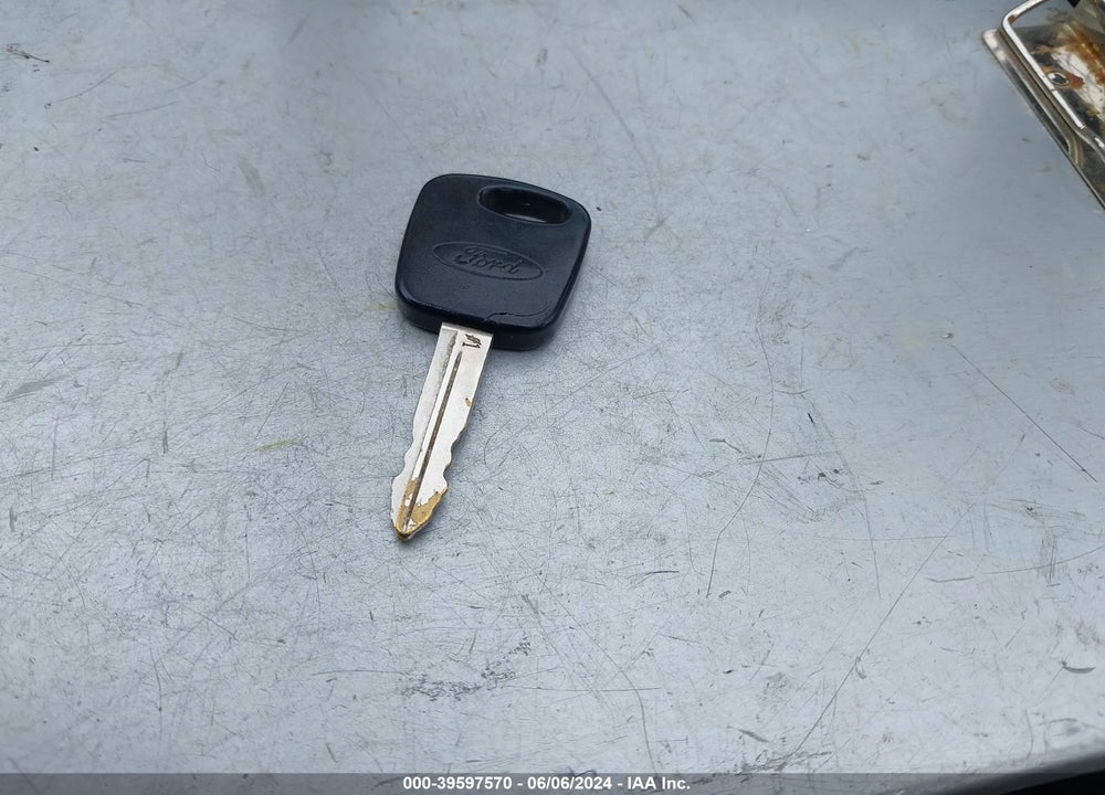 2002 FORD ESCAPE VIN: 1FMCU041X2KB66534