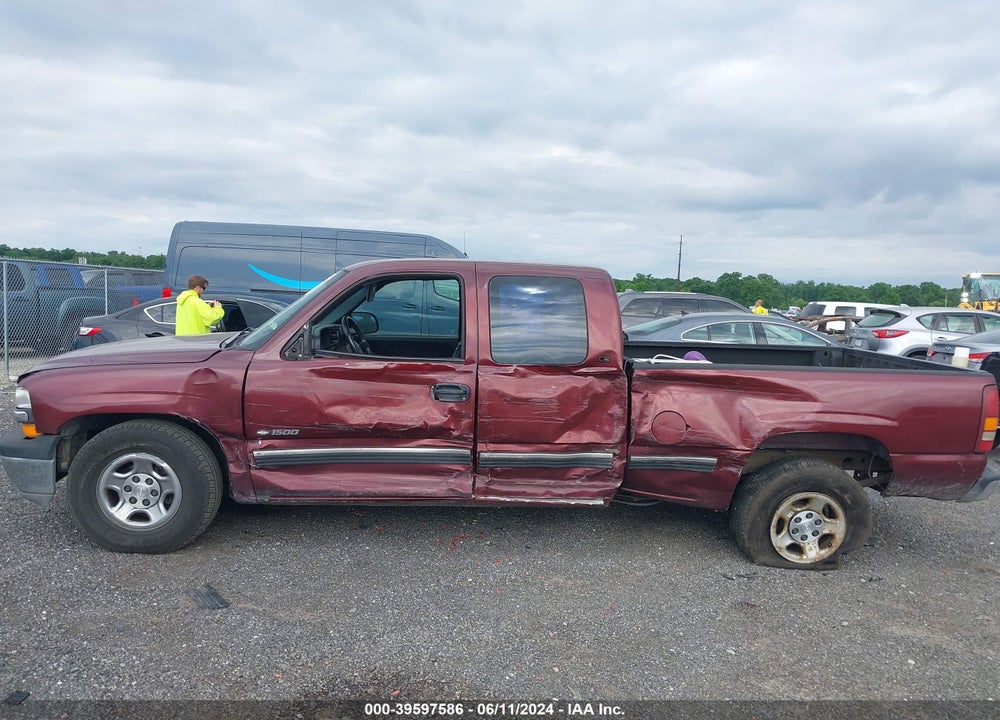 2000 CHEVROLET SILVERADO 1500 LS VIN: 2GCEC19V8Y1235067