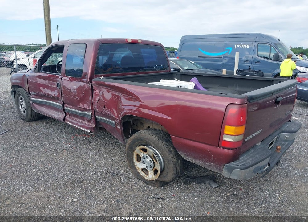 2000 CHEVROLET SILVERADO 1500 LS VIN: 2GCEC19V8Y1235067