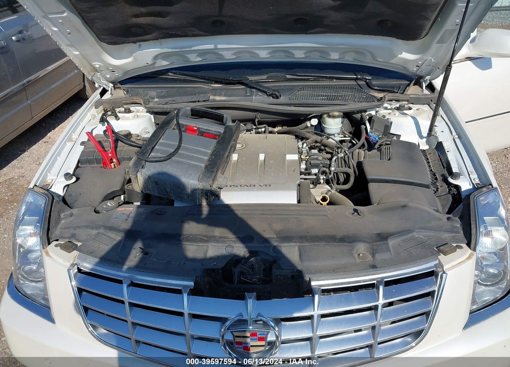 2011 CADILLAC DTS LUXURY COLLECTION VIN: 1G6KD5E63BU132918