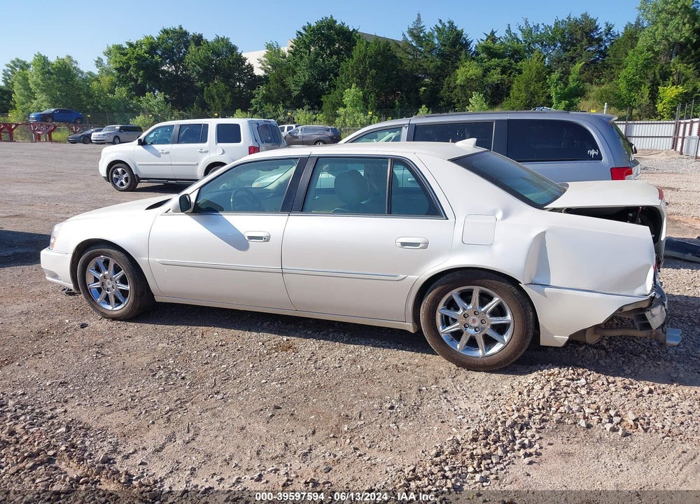 2011 CADILLAC DTS LUXURY COLLECTION VIN: 1G6KD5E63BU132918