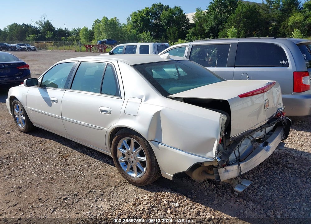 2011 CADILLAC DTS LUXURY COLLECTION VIN: 1G6KD5E63BU132918
