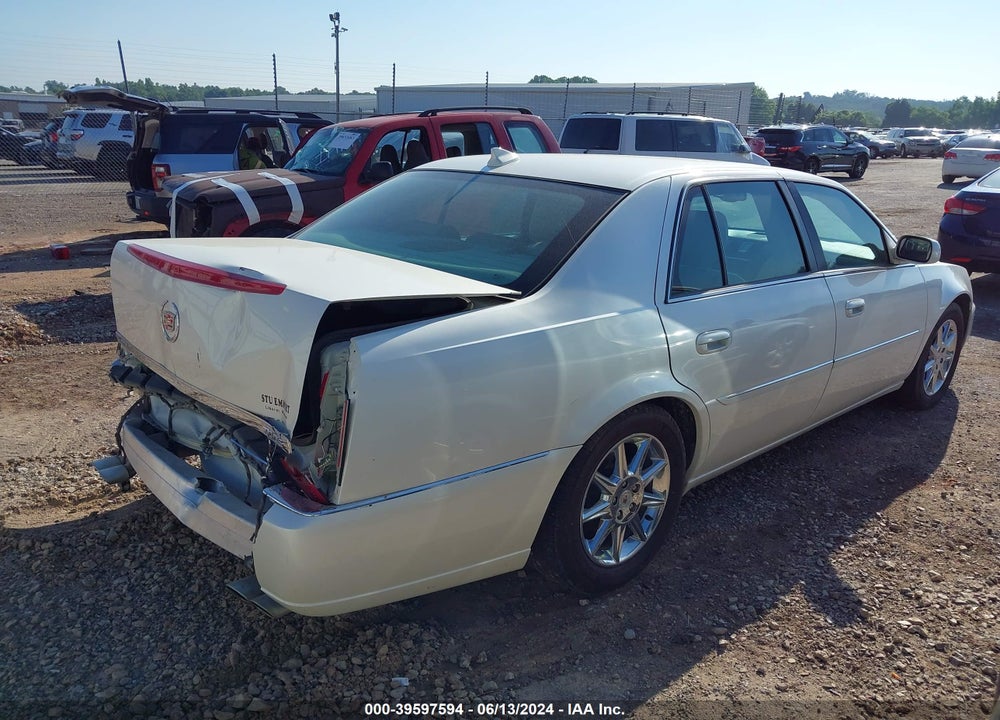 2011 CADILLAC DTS LUXURY COLLECTION VIN: 1G6KD5E63BU132918